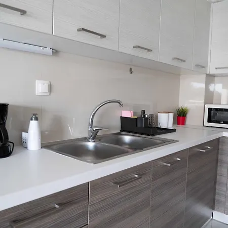 Modern Spacious Apartment Located In Piraeus Exterior photo