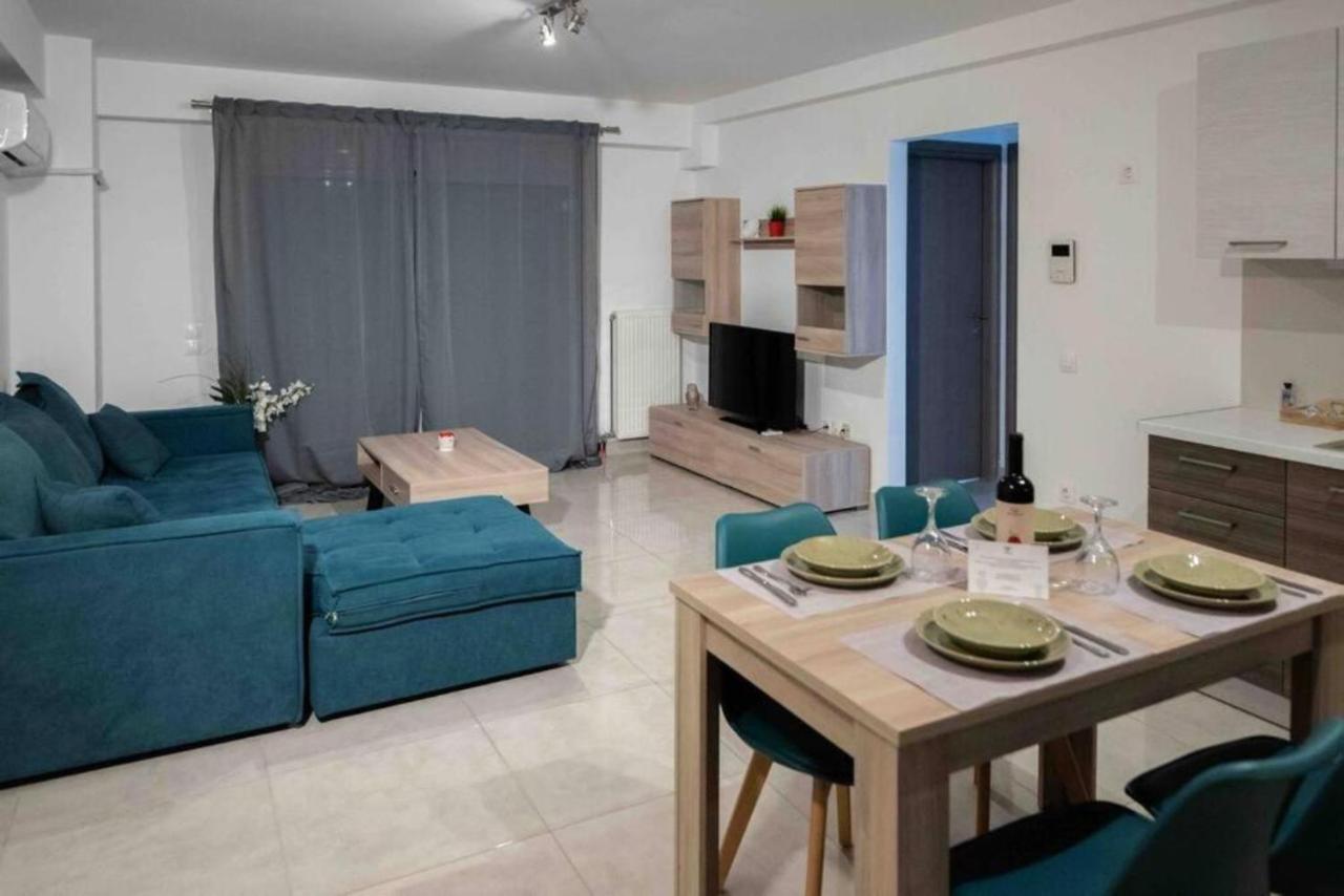 Apartment Modern Spacious Located In Piraeus