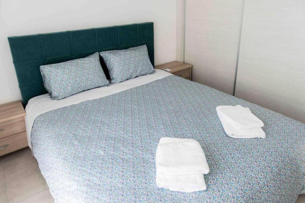 Modern Spacious Located In Apartment Piraeus