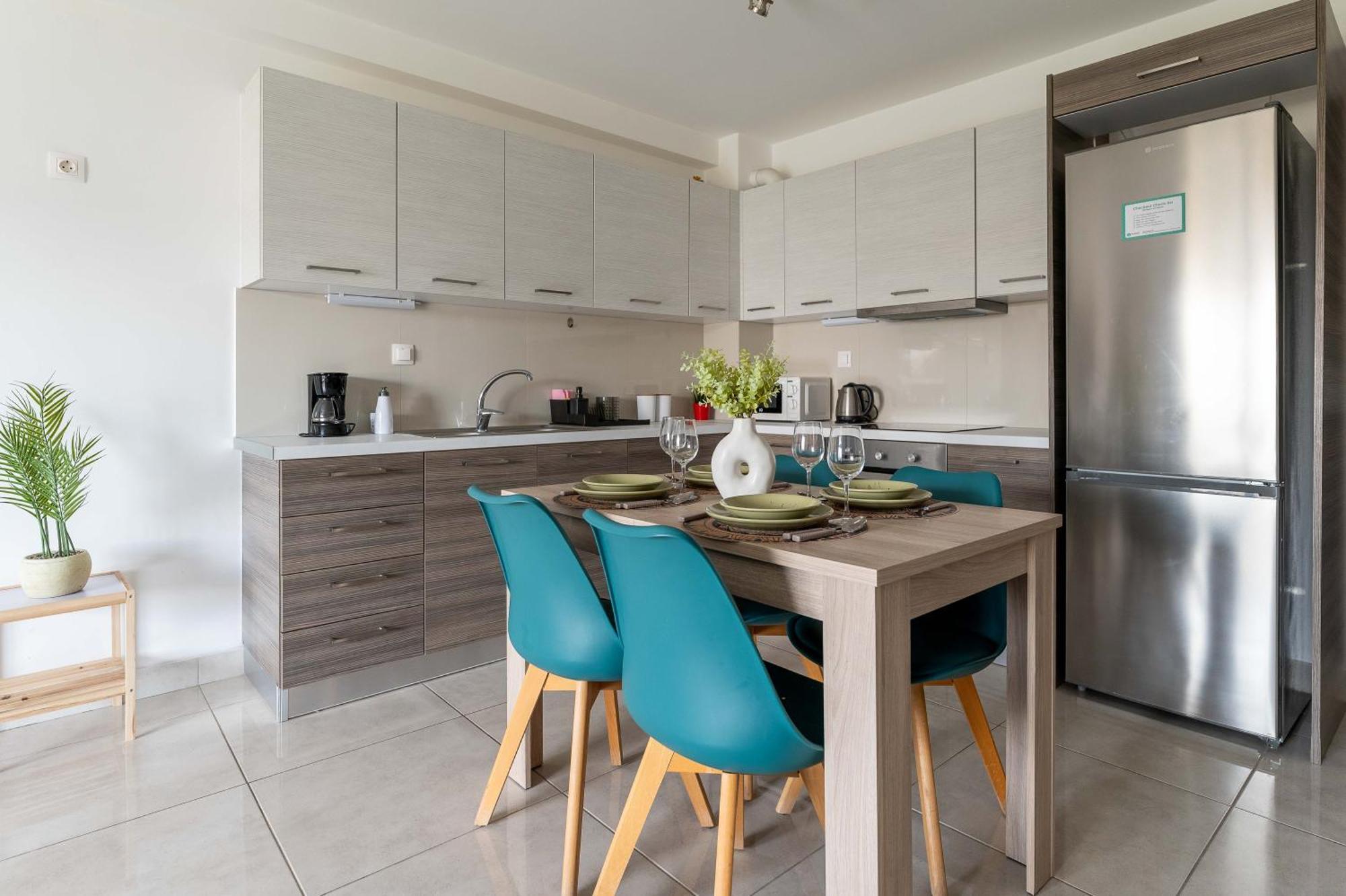 Modern Spacious Located In
