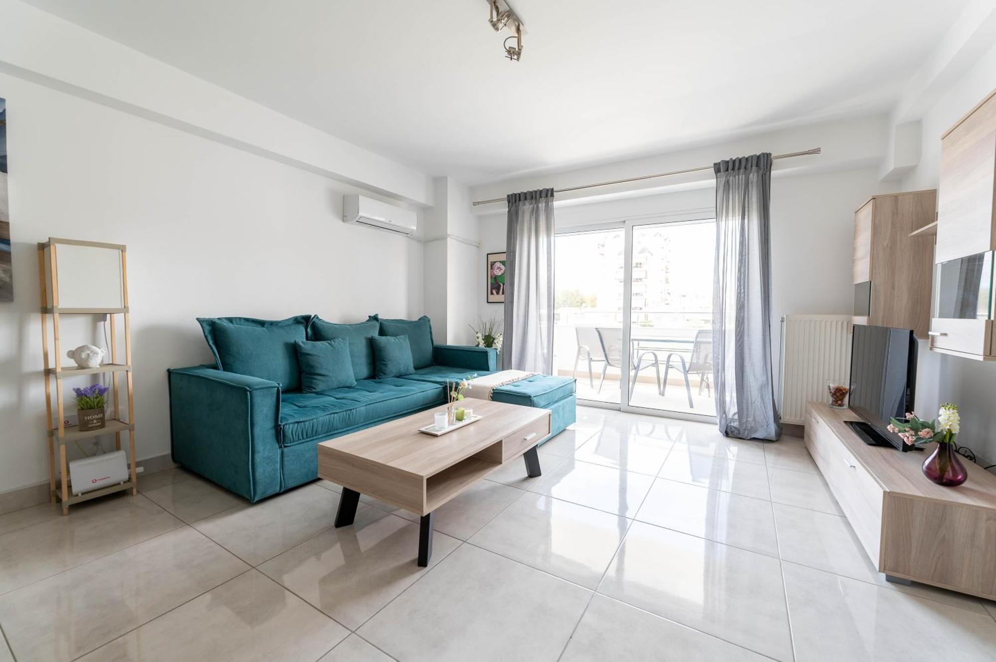 Modern Spacious Located In Apartment Piraeus