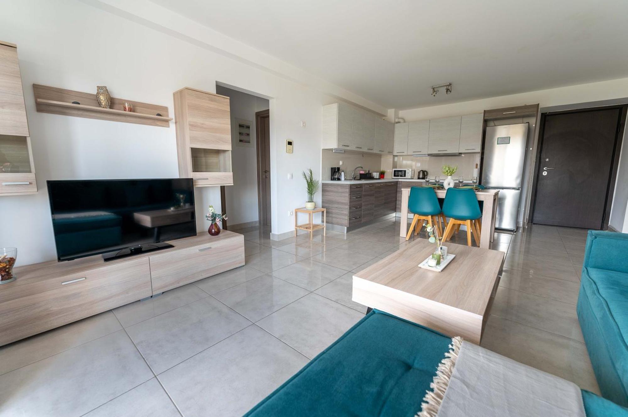 Apartment Modern Spacious Located In Piraeus