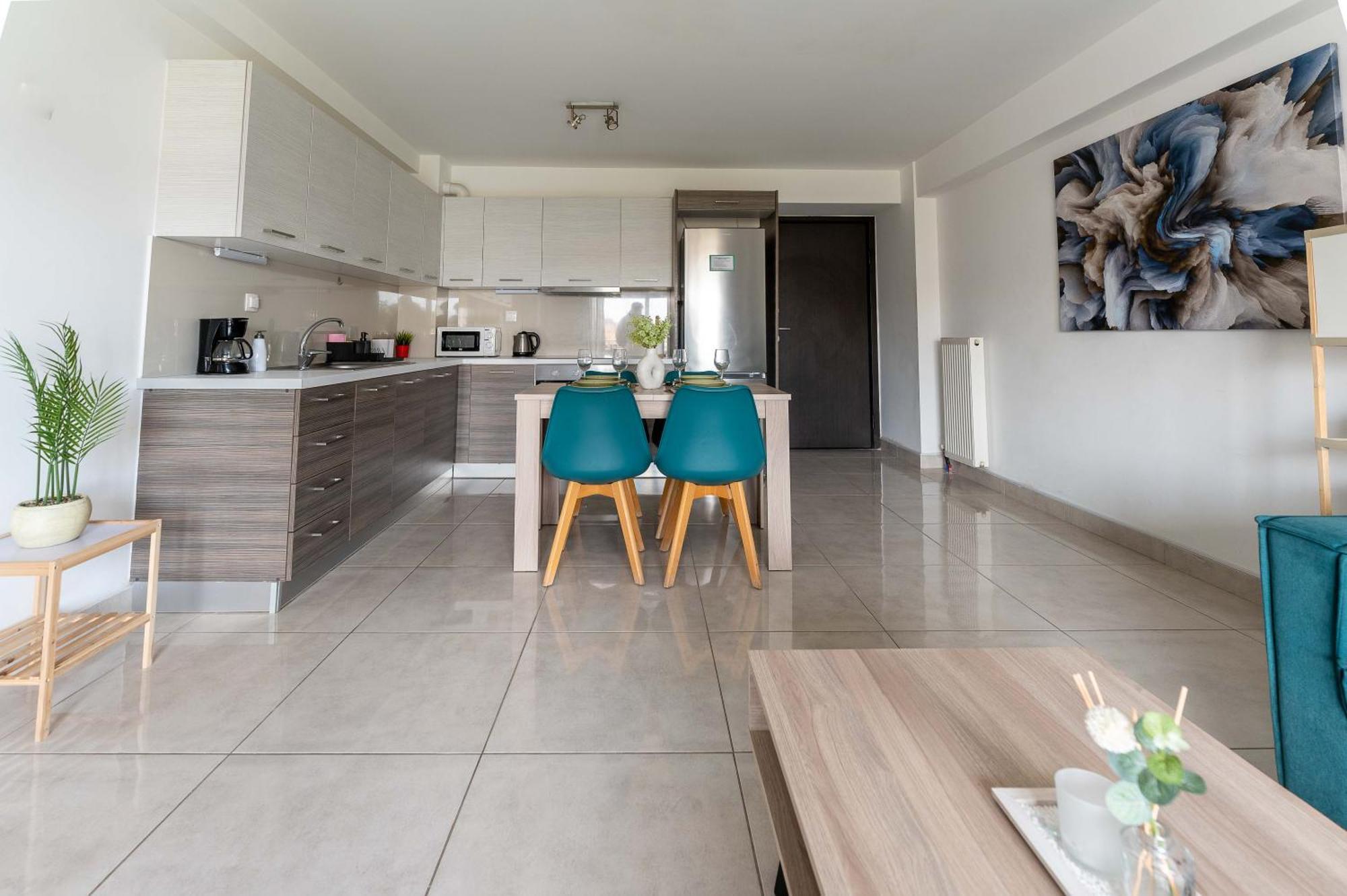 Modern Spacious Located In