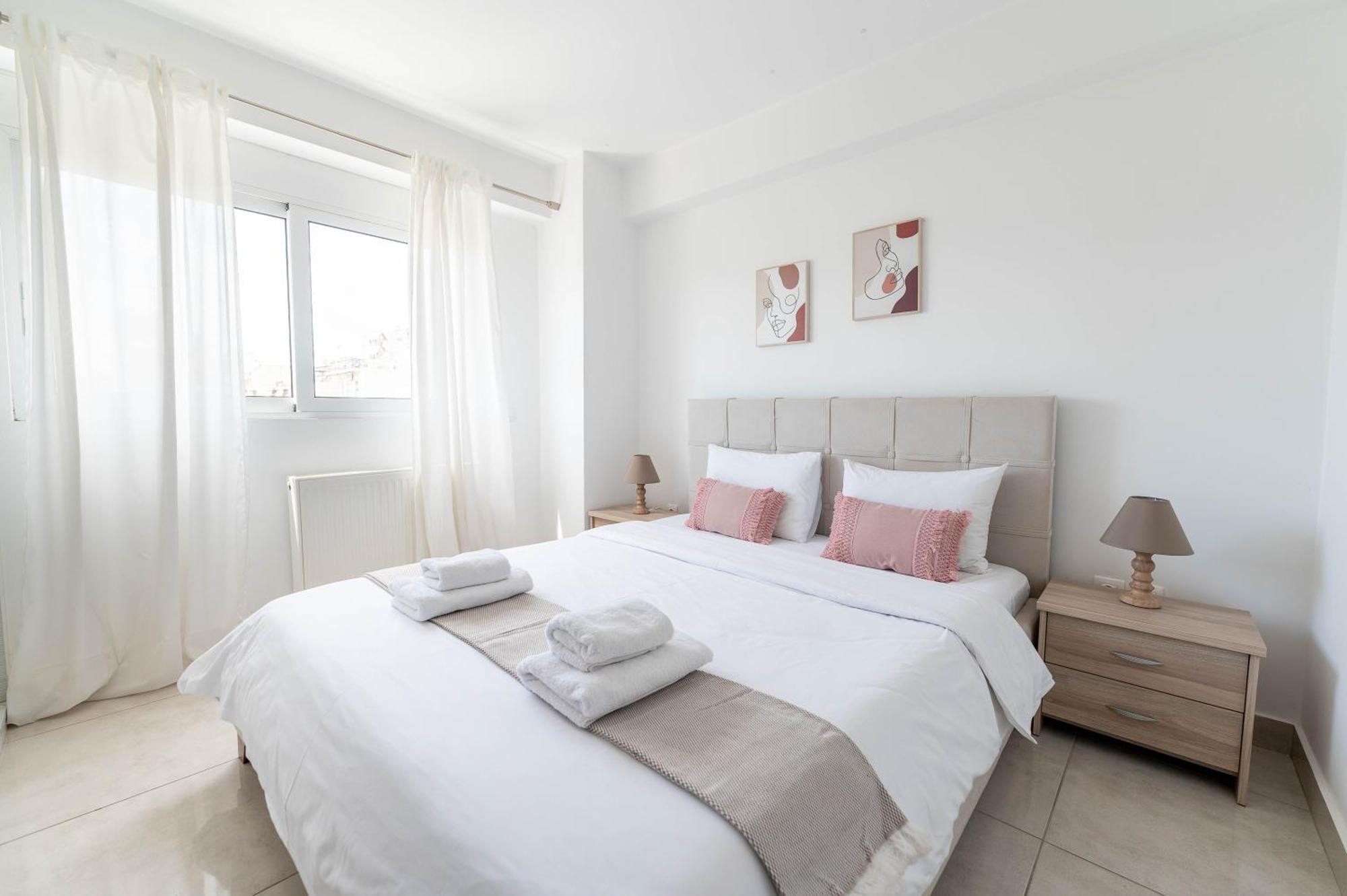 Modern Spacious Located In * Piraeus